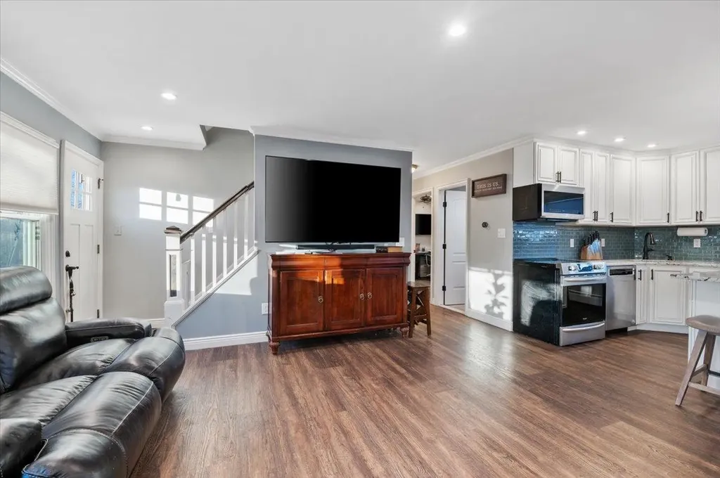 15 Elm Drive W Levittown NY 11756