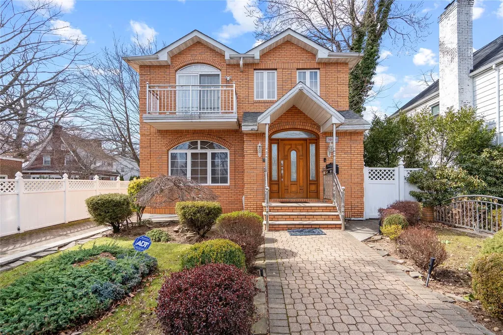 32-40 213 Street Bayside NY 11361