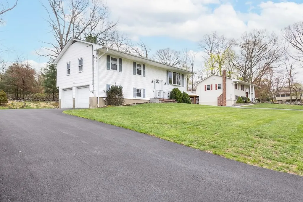 3 Hemlock Lane Thiells NY 10984