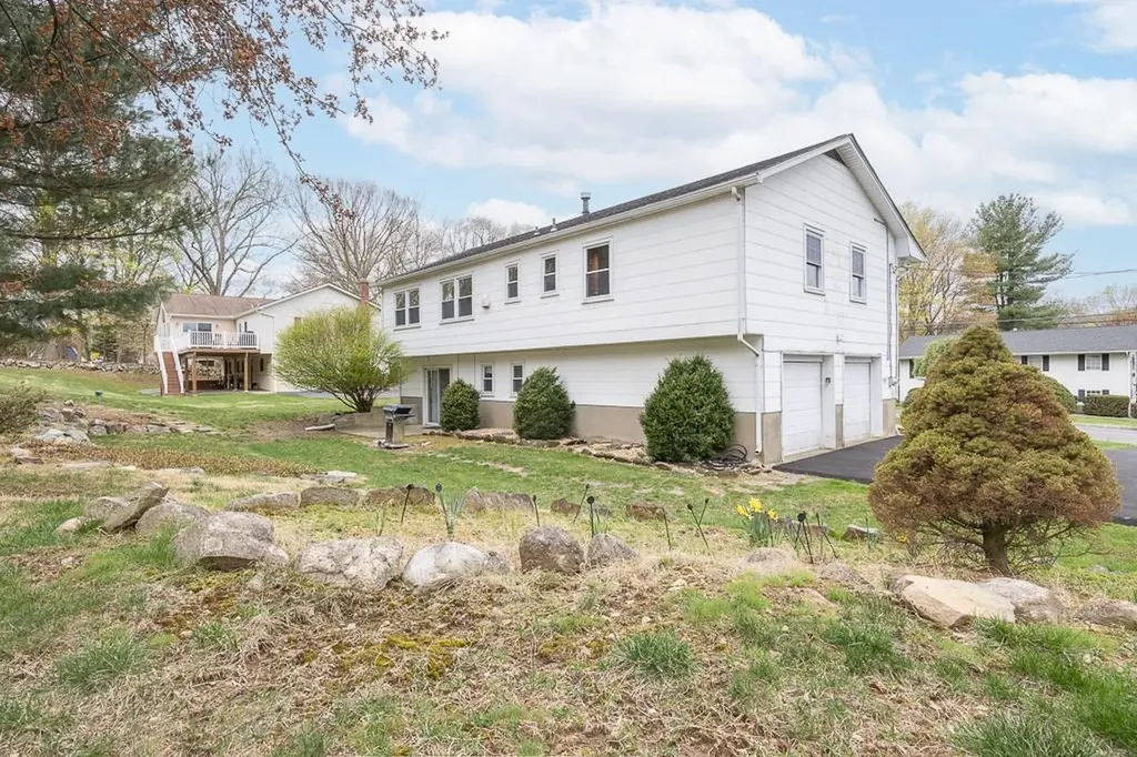 3 Hemlock Lane Thiells NY 10984