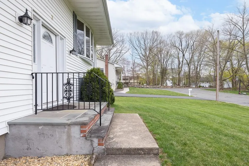 3 Hemlock Lane Thiells NY 10984