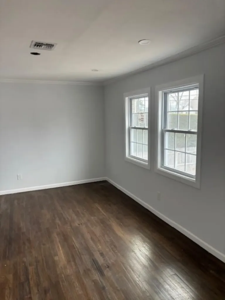 10 E Sycamore Street Central Islip NY 11722