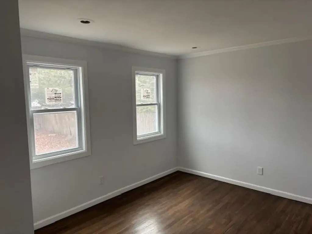 10 E Sycamore Street Central Islip NY 11722