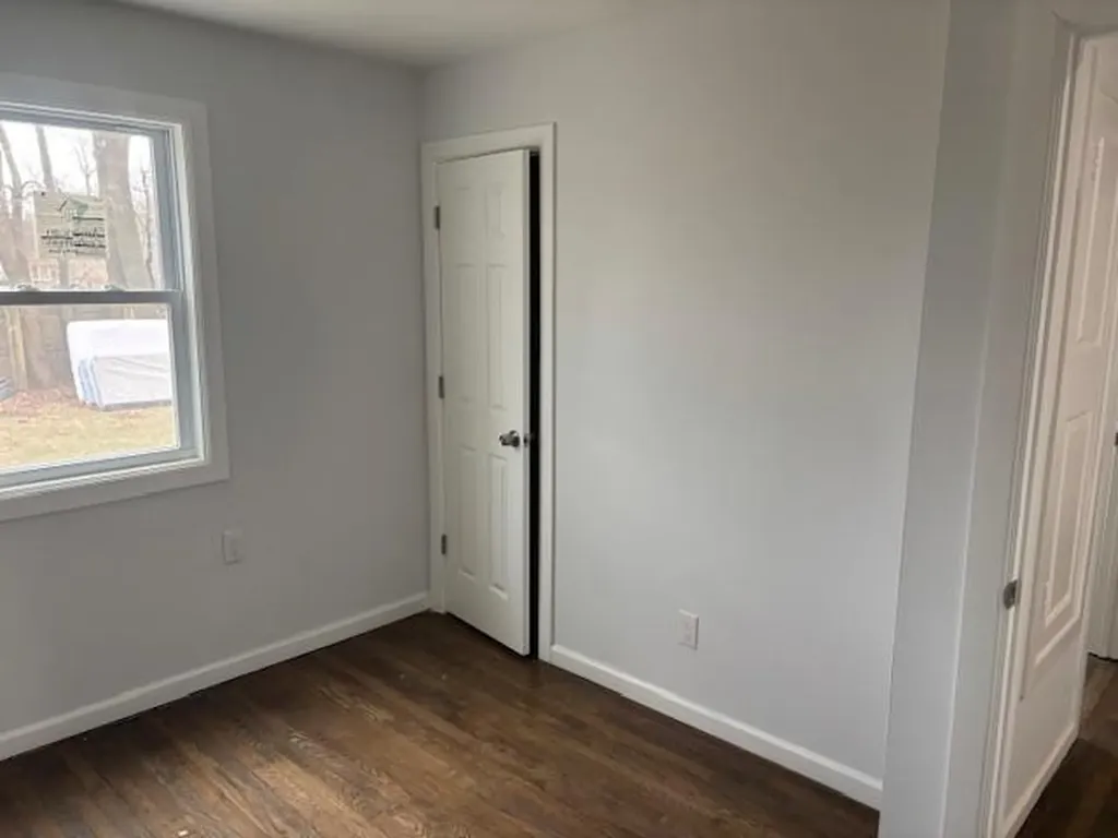 10 E Sycamore Street Central Islip NY 11722