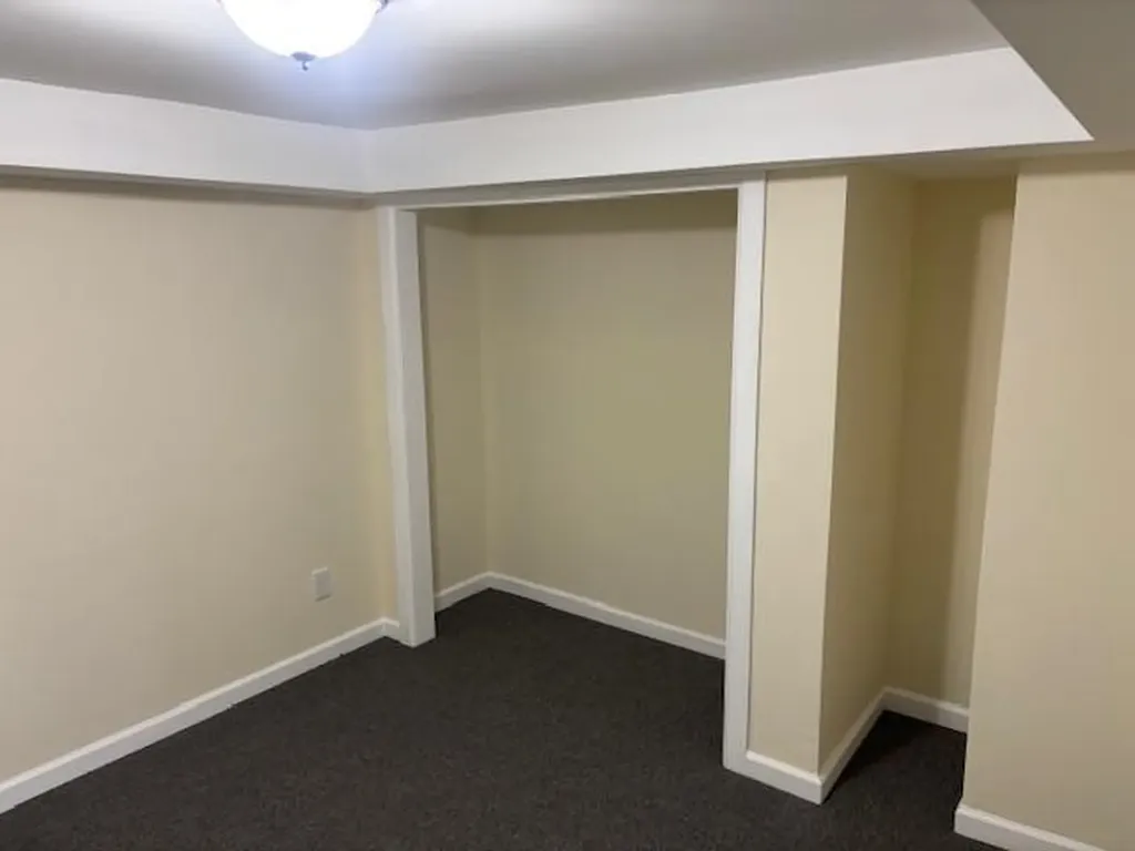 10 E Sycamore Street Central Islip NY 11722