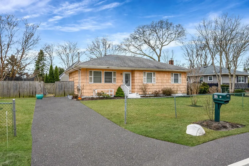 62 Beaver Dam Road Bellport NY 11713