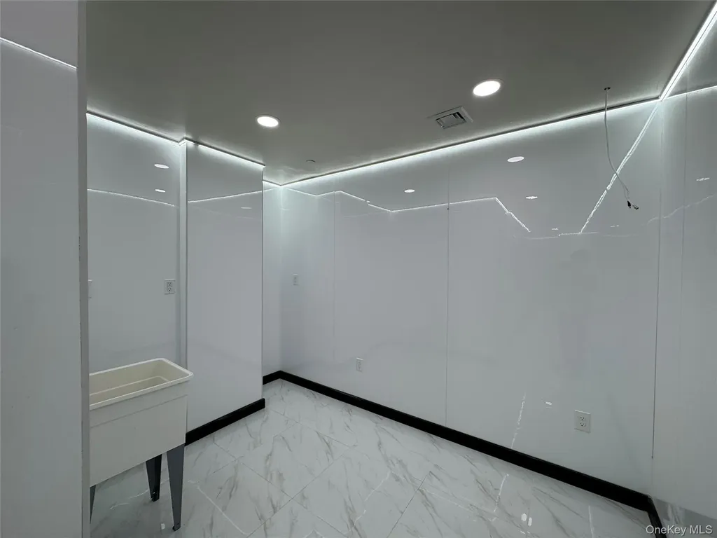 142-28 38th Avenue Flushing NY 11354