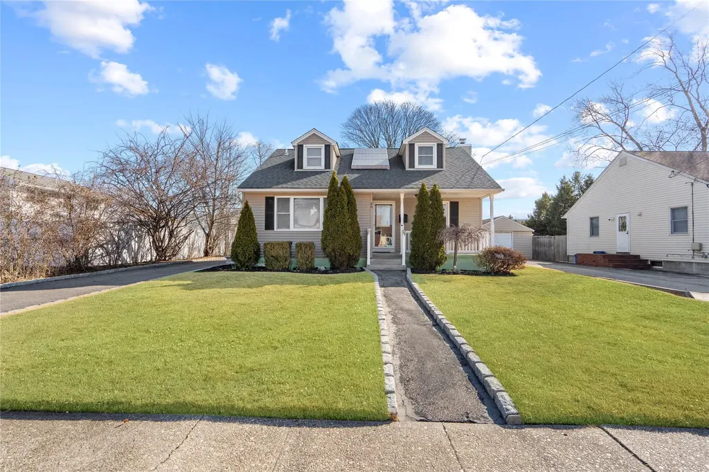 49 Anderson Avenue Babylon NY 11703