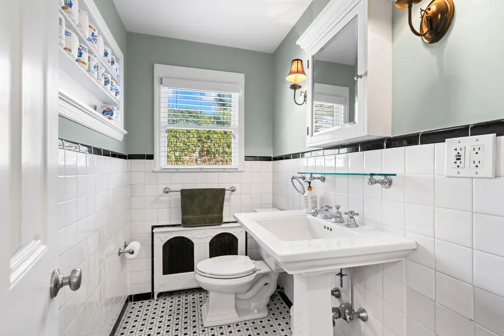 2 Pine Road Syosset NY 11791