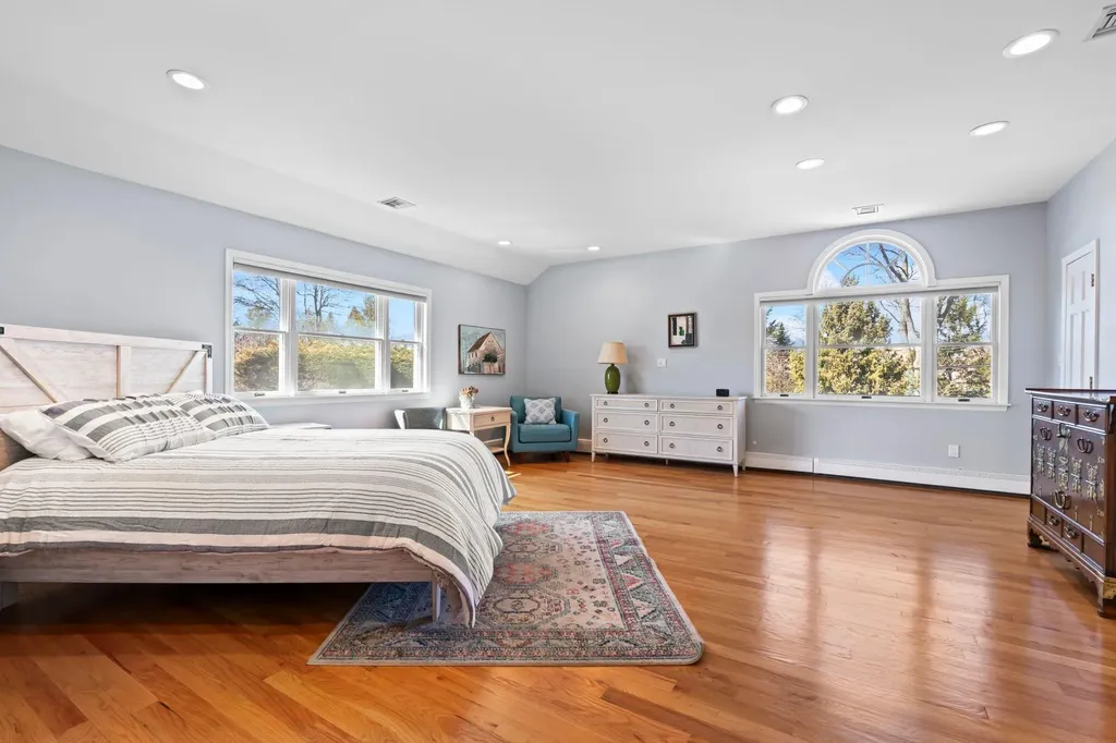 2 Pine Road Syosset NY 11791