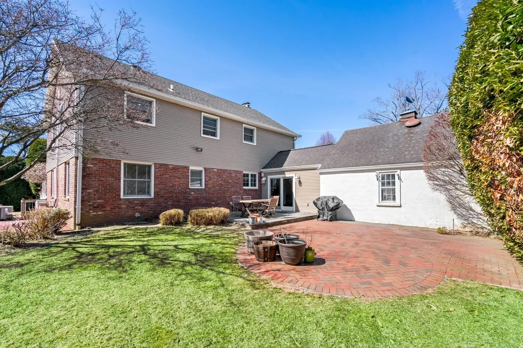 2 Pine Road Syosset NY 11791
