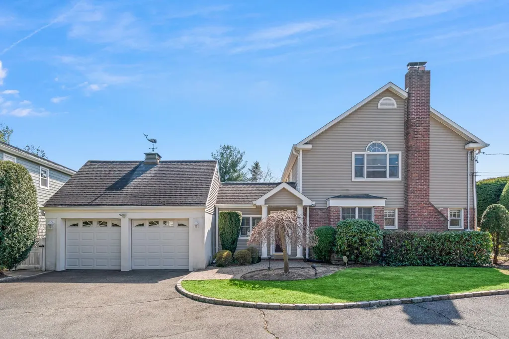 2 Pine Road Syosset NY 11791