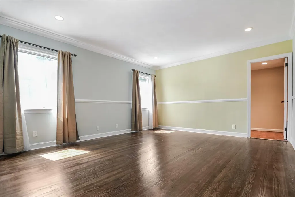 6 Nottingham Place Great Neck NY 11023