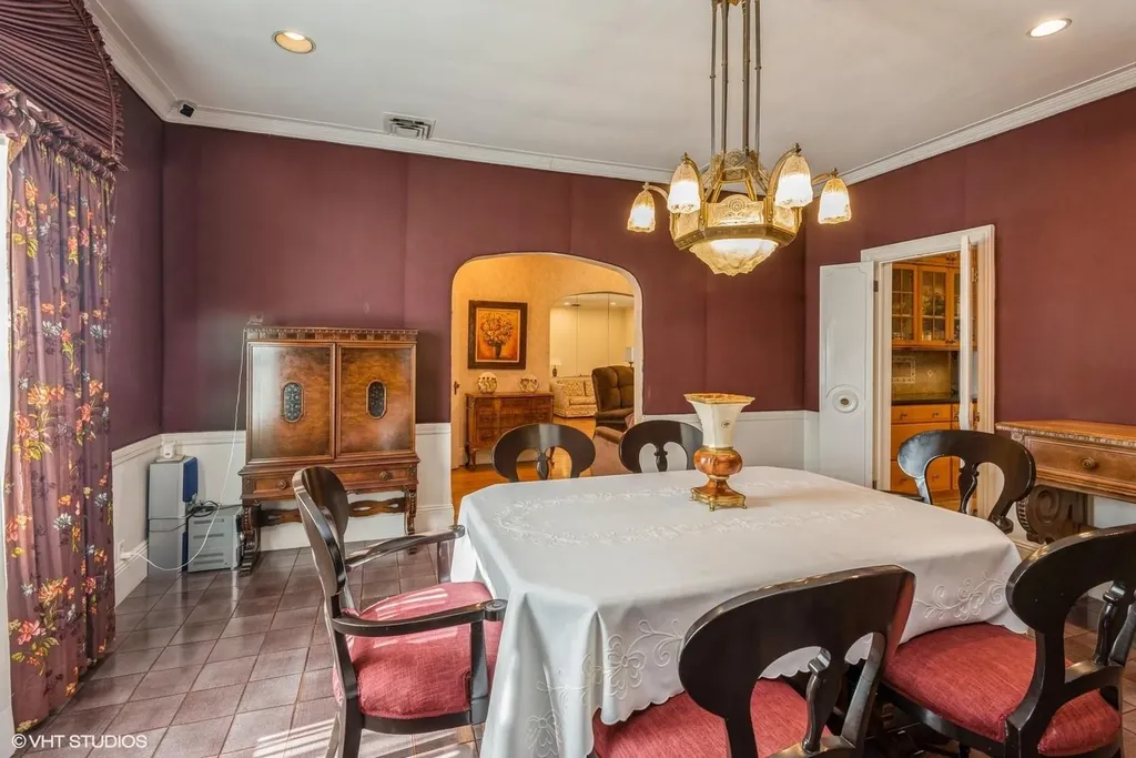 130 Hards Lane Lawrence NY 11559