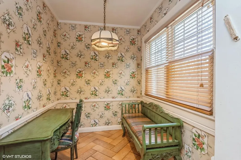 130 Hards Lane Lawrence NY 11559