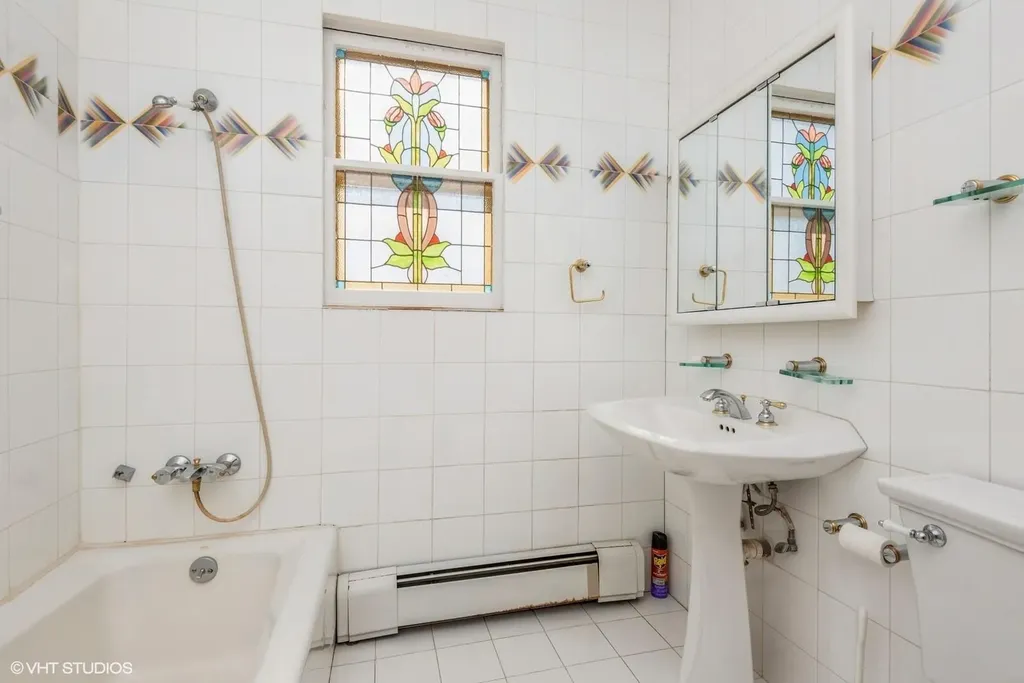 130 Hards Lane Lawrence NY 11559