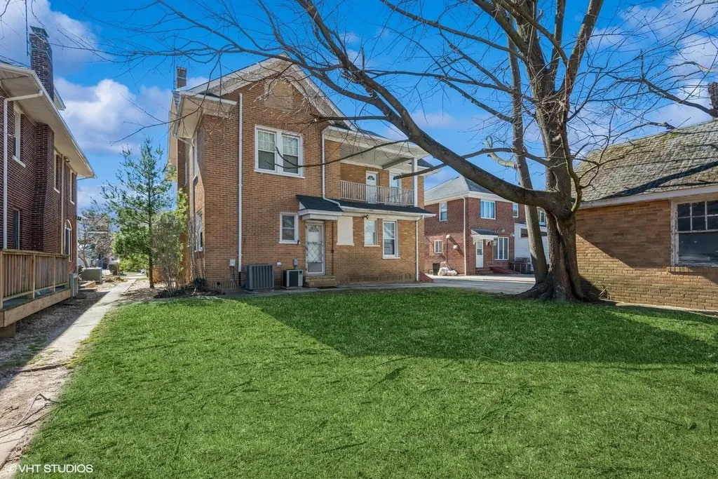 130 Hards Lane Lawrence NY 11559