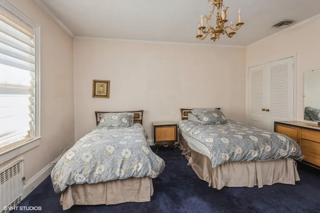 130 Hards Lane Lawrence NY 11559
