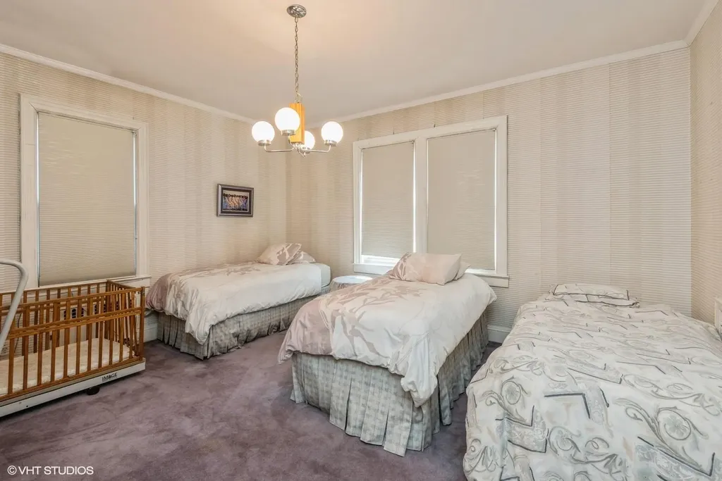 130 Hards Lane Lawrence NY 11559