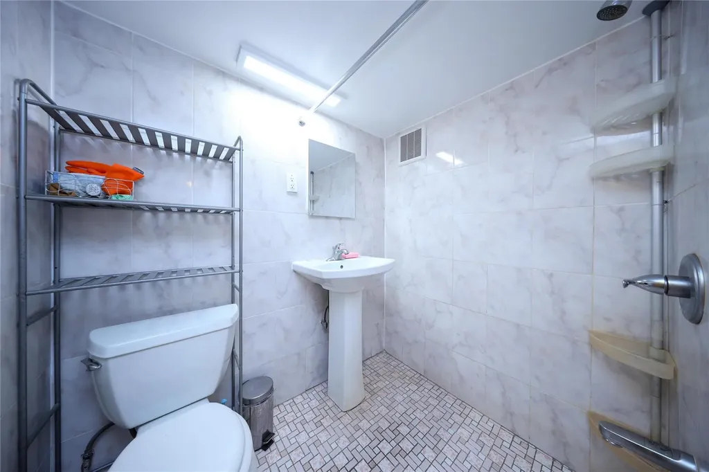 1579 W 8th Street Brooklyn NY 11204