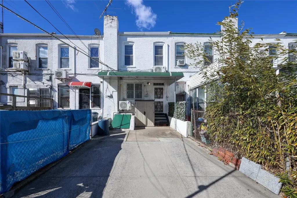 1579 W 8th Street Brooklyn NY 11204