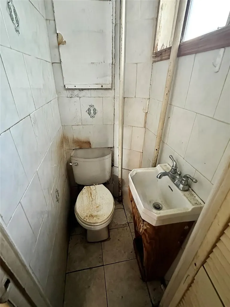 9303 Avenue K Brooklyn NY 11236