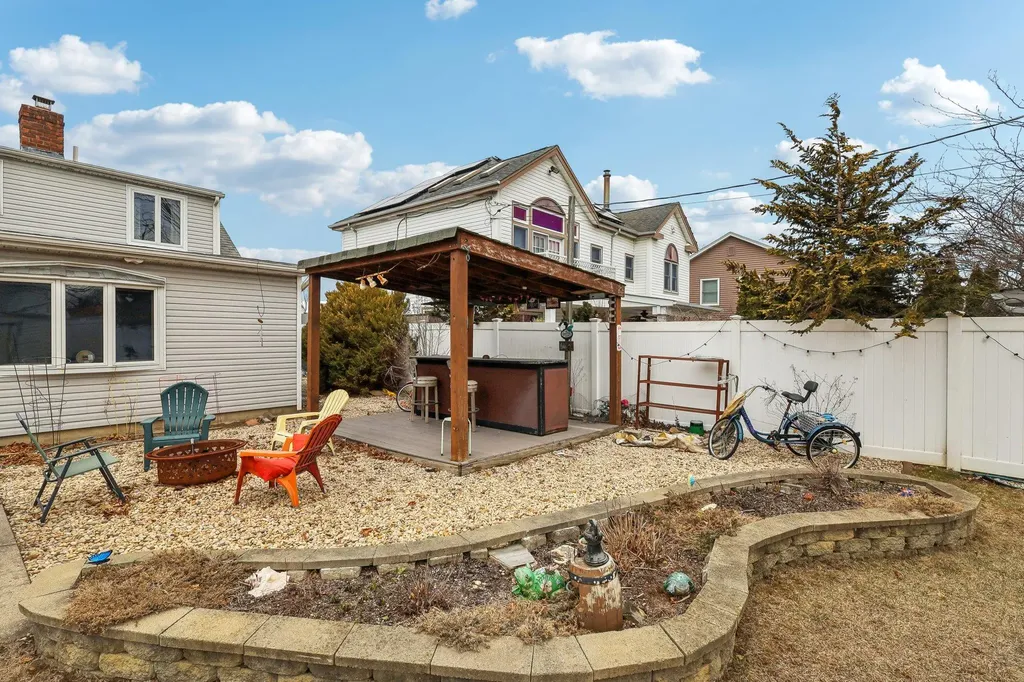 3638 Hilaire Way Seaford NY 11783