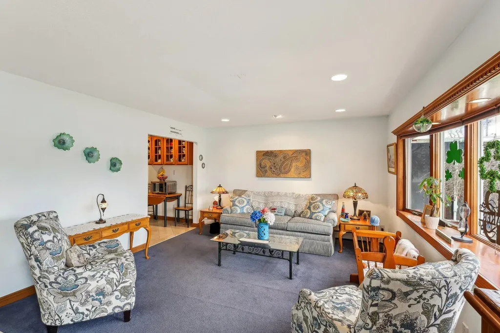 3638 Hilaire Way Seaford NY 11783