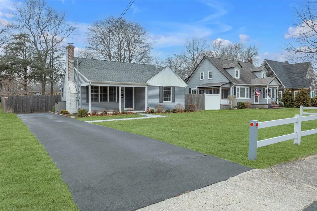 271 Howell Avenue Riverhead NY 11901