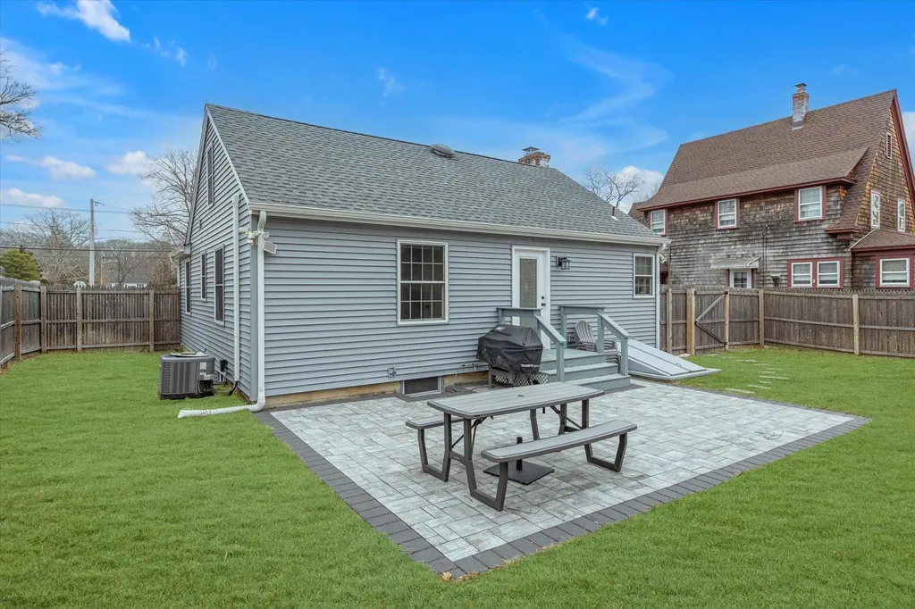 271 Howell Avenue Riverhead NY 11901