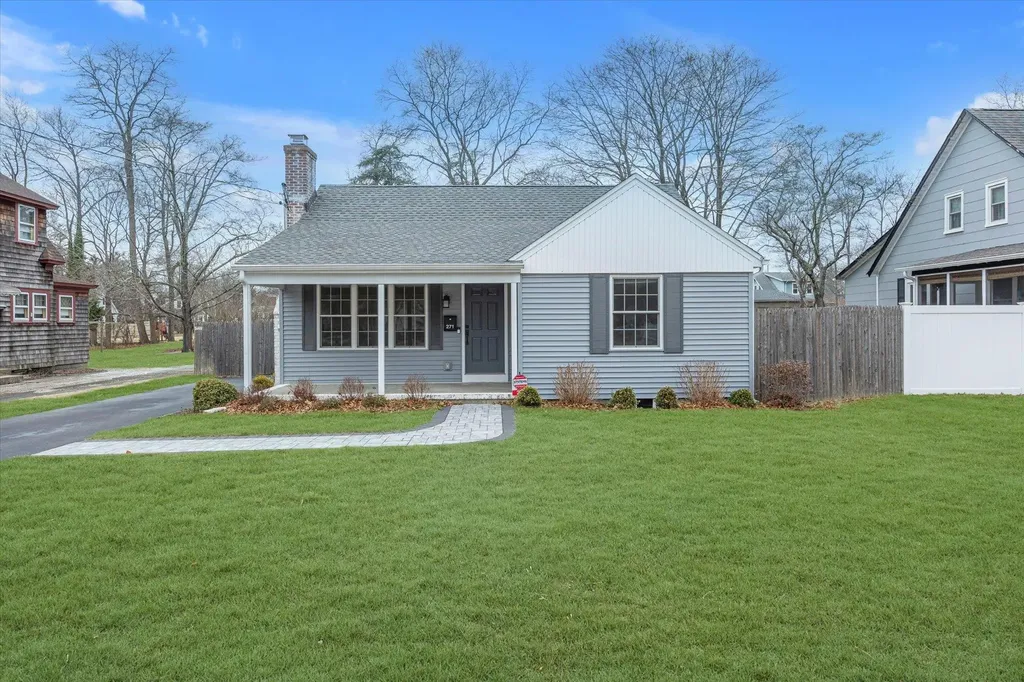 271 Howell Avenue Riverhead NY 11901