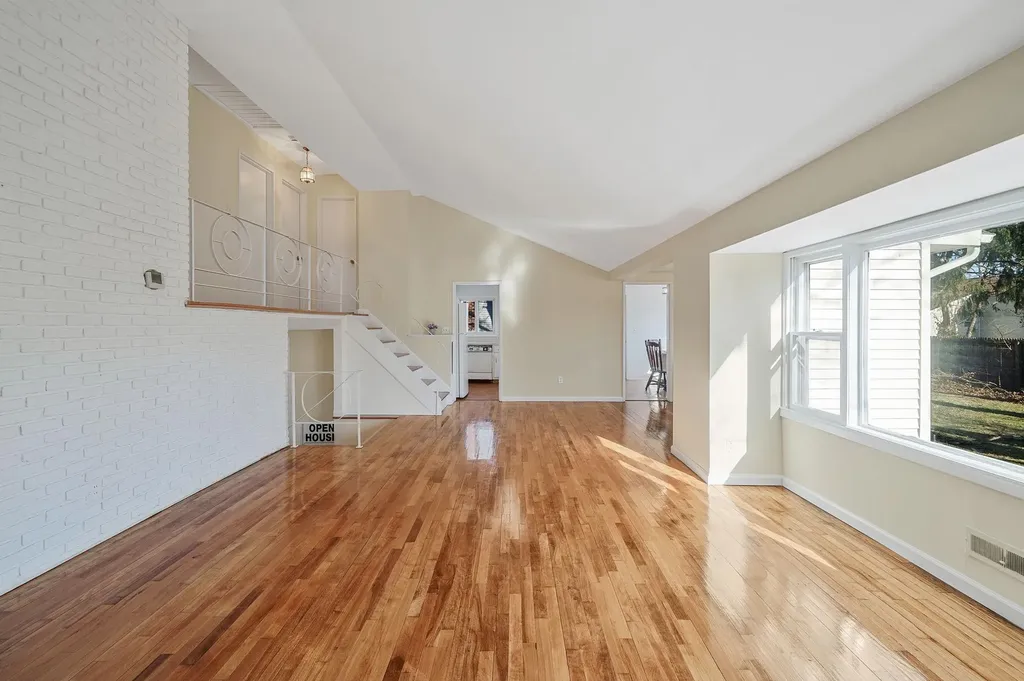 46 Grand Haven Drive Commack NY 11725