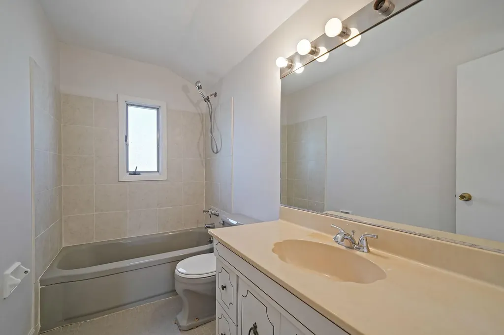 46 Grand Haven Drive Commack NY 11725