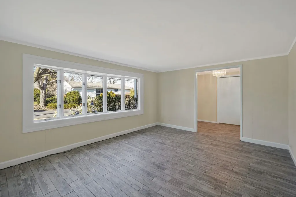 46 Grand Haven Drive Commack NY 11725