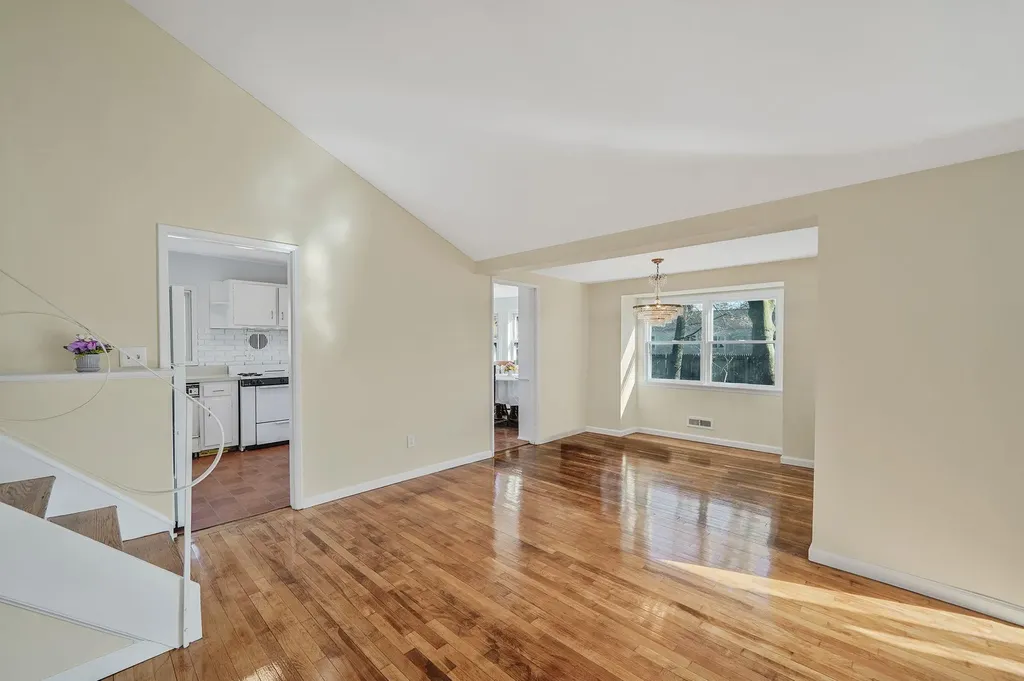 46 Grand Haven Drive Commack NY 11725