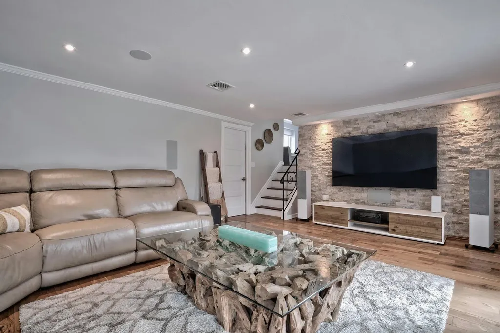 6 Landview Drive Dix Hills NY 11746