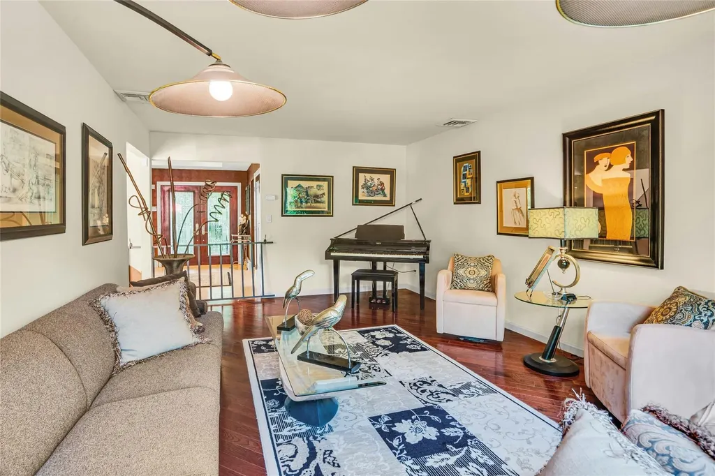 62 Laurel Drive Smithtown NY 11787