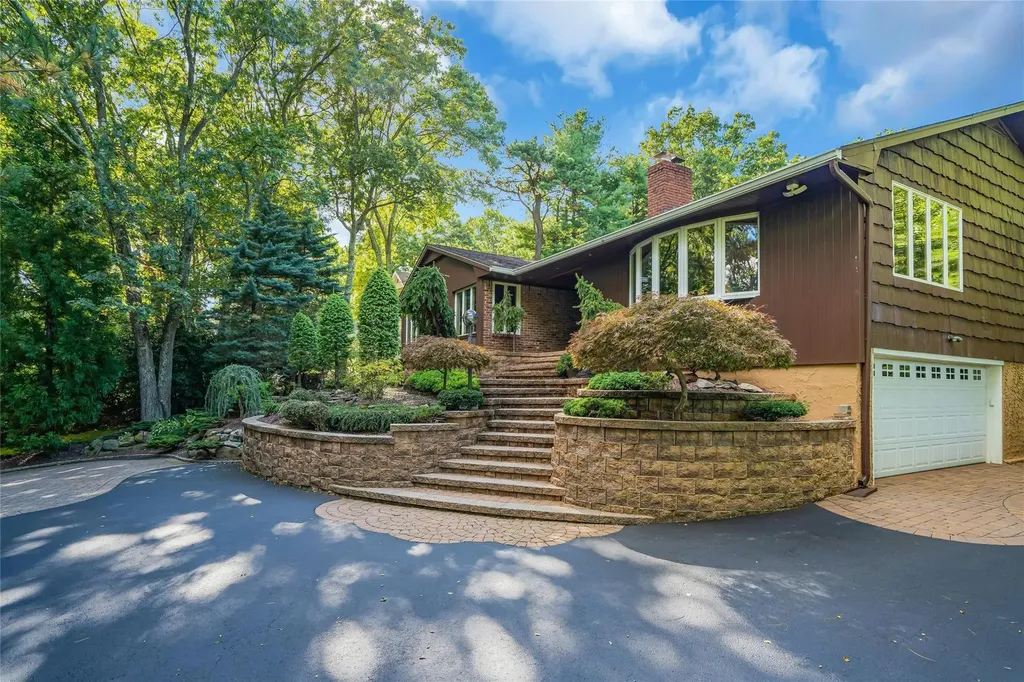 62 Laurel Drive Smithtown NY 11787