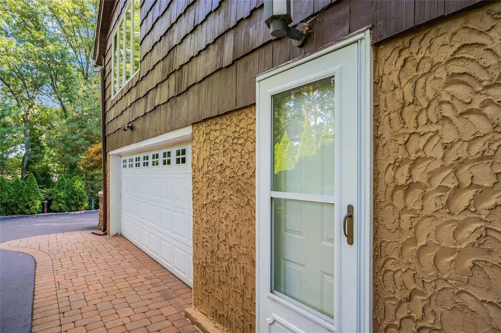 62 Laurel Drive Smithtown NY 11787