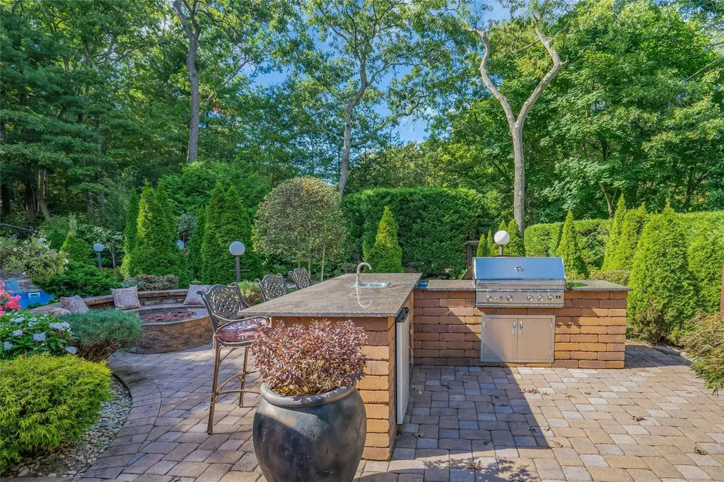 62 Laurel Drive Smithtown NY 11787