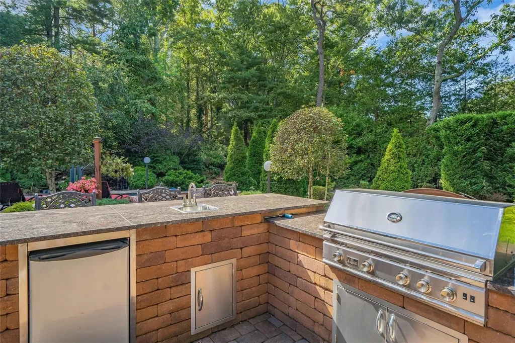 62 Laurel Drive Smithtown NY 11787