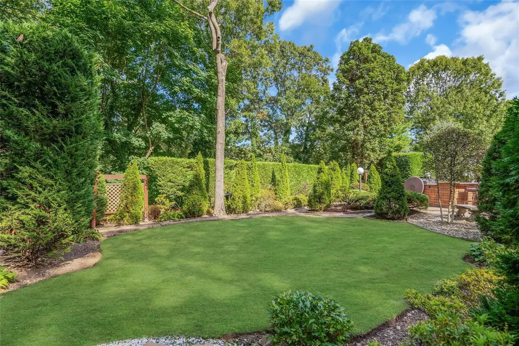 62 Laurel Drive Smithtown NY 11787