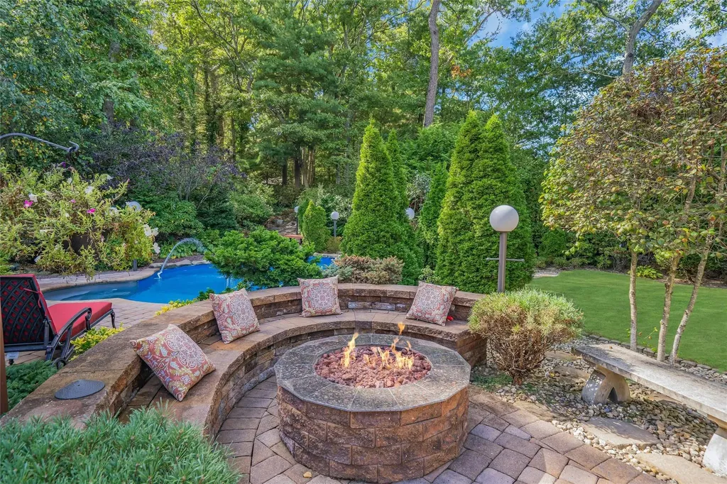 62 Laurel Drive Smithtown NY 11787