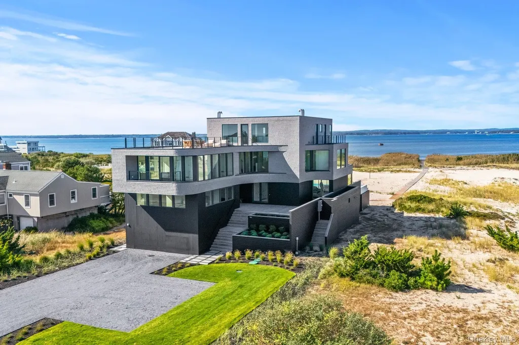 780 Dune Road Westhampton Dunes NY 11978