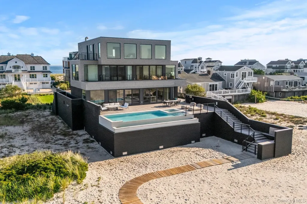 780 Dune Road Westhampton Dunes NY 11978