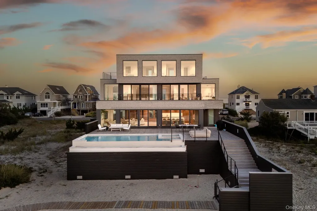 780 Dune Road Westhampton Dunes NY 11978