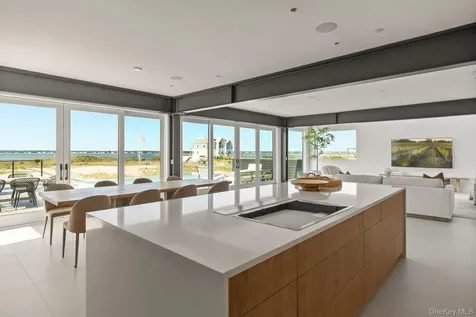 780 Dune Road Westhampton Dunes NY 11978