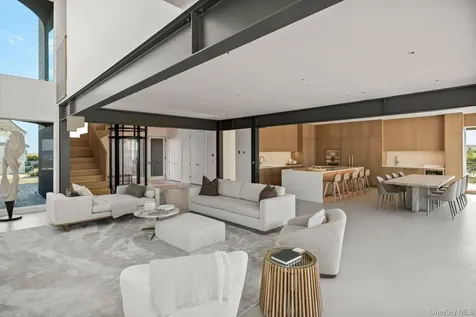 780 Dune Road Westhampton Dunes NY 11978