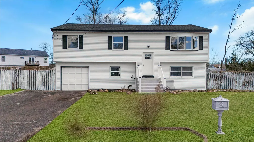 89 Cone Avenue Central Islip NY 11722
