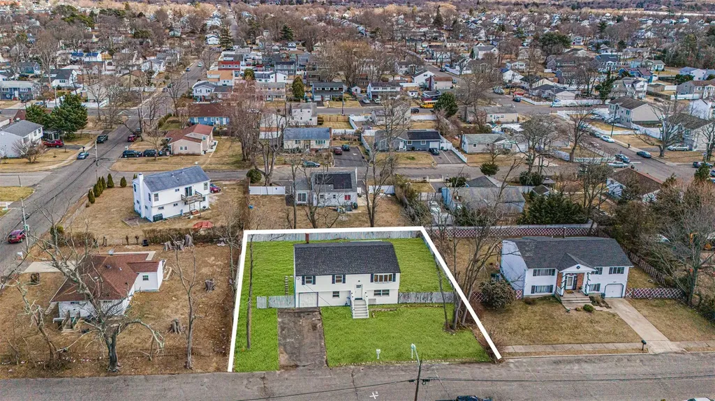 89 Cone Avenue Central Islip NY 11722